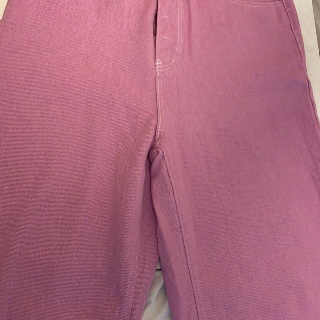 Knapp slätt jeans i storlek L - 90