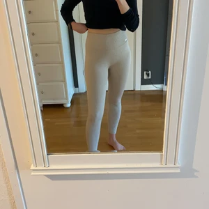 Seamless träningstights  - Seamless träningstights från Aim’n i storlek S. Jag är 165 cm lång.