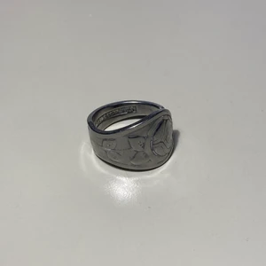 Hemmagjord ring - Bred ring i nysilver, går att önska storleken