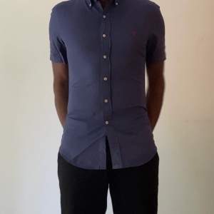  En kortärmad skjorta från Ralph Lauren i storlek smal(slimfit)