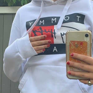 Tommy hilfiger hoodie! - Tommy hilfiger hoodie! Storlek s, köparen står för frakt!❤️