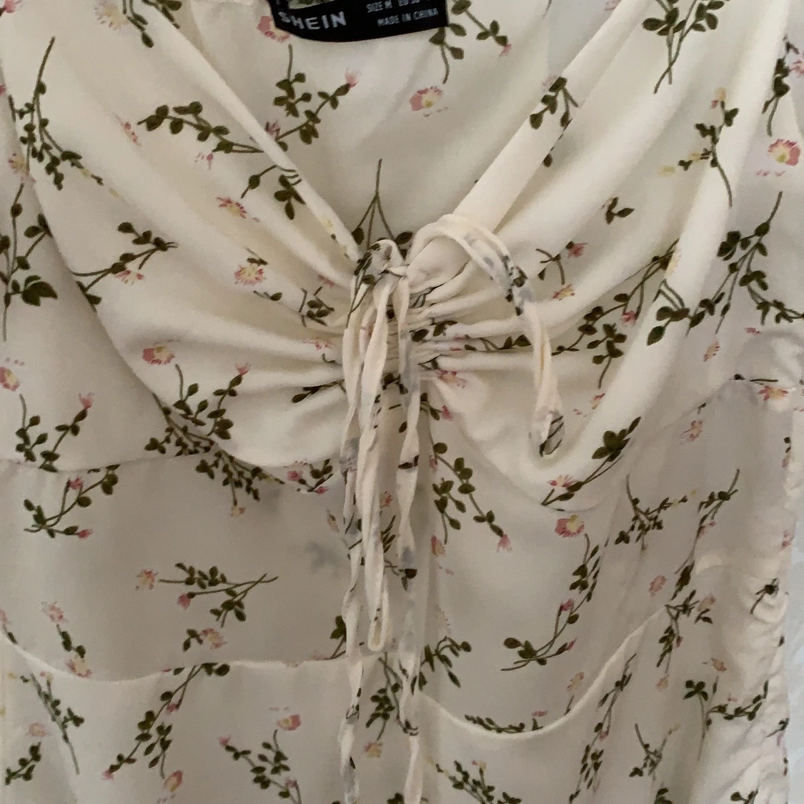 En fin vit klänning  - 91