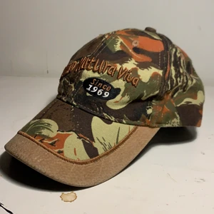 Camo keps  - Camo keps - Storleken är justerbar där bak -  Säljer då den ej används - Köparen står för frakt 🌻👍🌋🦆🐝