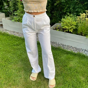 LINNEBYXOR - Superfina linnebyxor från ASOS, kommer inte till användning tyvärr så säljer av den anledningen. 🤍 Aldrig använda. Jag är 168cm lång🙋🏽‍♀️