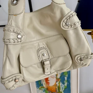 Väska  - Beige väska 