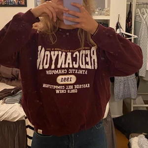 Tjocktröja  - Vin röd tjocktröja. Storlek S, 100kr + frakt 