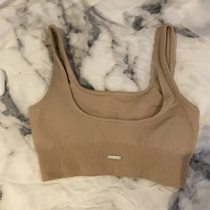 Aim’n sport bh  - Beige Aim’n sport bh, aldrig använd eller prövad. Nypris 349 mitt pris 300 med frakt. 