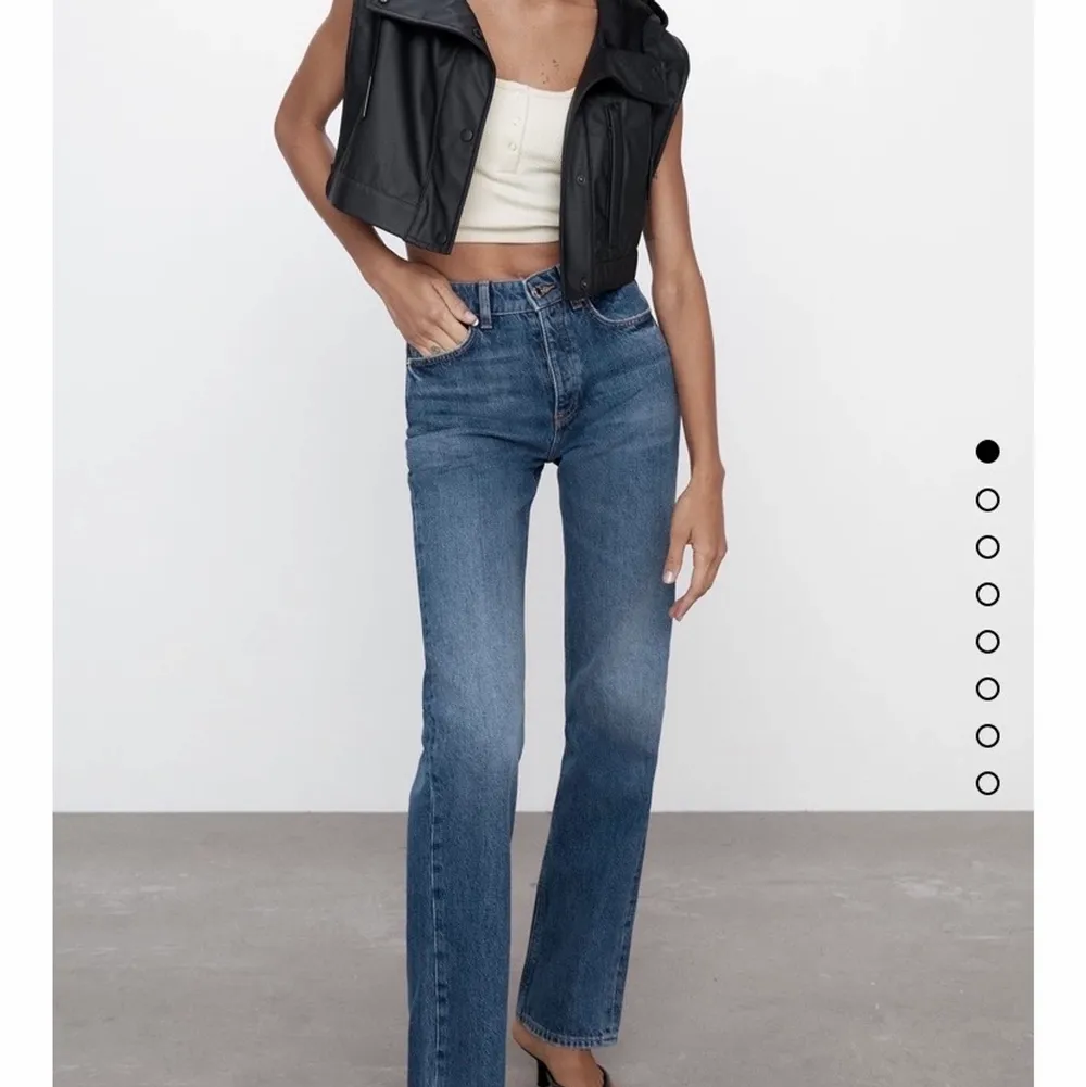 High Rise full length jeans från Zara😋 köpta för 399kr. Jeans & Byxor.