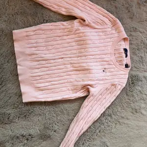 Säljer denna Gant tröja som inte kommer till användning längre⚡️⚡️Säljer den för 290kr+45kr frakt. 🤎🤎