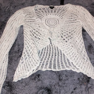 virkad cardigan  - vit virkad cardigan🙈