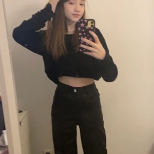 Skinnbyxor - säljer dessa super fina skinnbyxor, säljer pga för stora. Om du är ca 1,61+ skulle de passa perfekt!💓 Om flera är intresserade startar jag en budgivning.