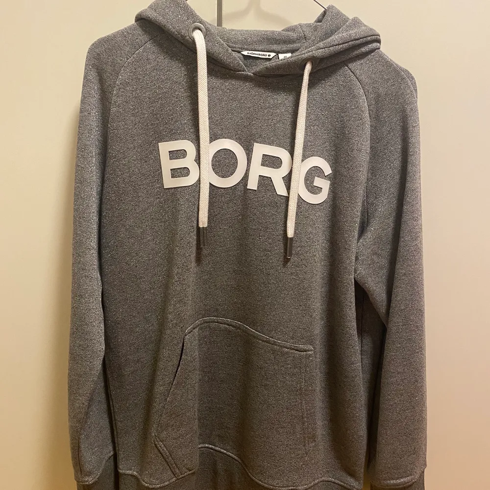 En Björn Borg hoodie som jag aldrig använt. Prislapp finns kvar. Hoodies.