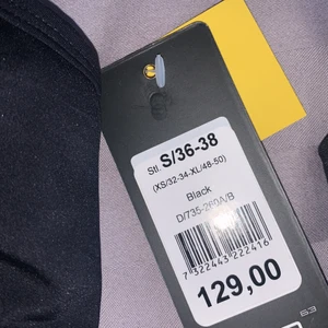 Sport-bh  - Säljer denna jag köpte i helgen på Ullared men den är för liten tyvärr 