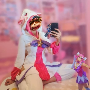 Pyjama Guardian Lux Cosplay - Peruk kommer inte med