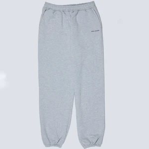 Nicki studios sweatpants  - Helt oanvända mjukisbyxor från Nicki studios i storlek M, nypris 999kr. Frakt är inkluderat i priset. 