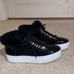 Billi bi skor strl 41 - Helt nya, oanvända. Nypris 2 200 högst bud får dom.