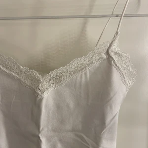 Linne - Linne med spets från only. Använt Max 3 gånger! 💞 