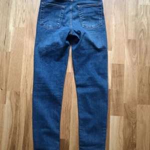 Jeans från KARVE  - Aldrig använda. Lapp fortfarande på. Nypris 699kr Mid rise i storlek XS-