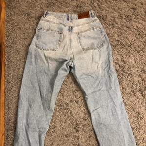 Helt nya jeans från NAKD i storleken 36/S 