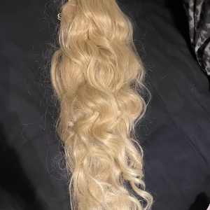 löshår inte äkta hår - nytt skick! blond