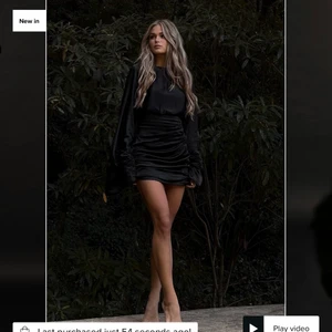 Klänning från hanna schönberg - Klänning från hanna schönbergs kollektion, slutsåld! Nypris 649kr använd endast 1 gång! 😇