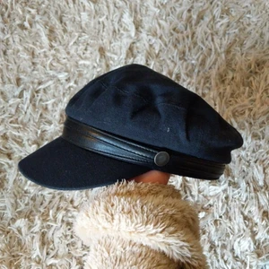 "skepparkeps" - Har haft den ett par år men aldrig använt den, så den är som ny. Frakt ingår