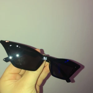 Solglasögon  - Snygga solglasögon för 15kr + frakt 