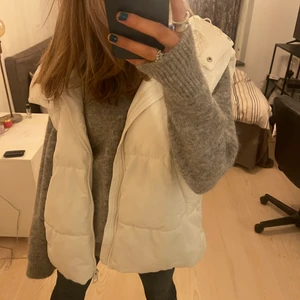 Oversized väst från zara❤️ - Jätte fin o varm oversized väst från zara som funkar i skidbacken och vardags ❤️❤️❤️