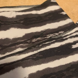Nike träningstights - Tränings tights från Nike i storlek S. Använda fåtal gånger, inga synliga defekter och är i bra skick