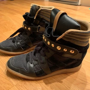 Skor - Isabel marant liknade skor från Zara. Jätte snygga och coola.  