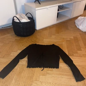 Svart tröja/kofta - Använd en gång 