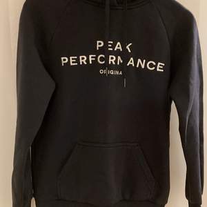 Säljer min fina Peak hoodie, storlek S. Fint skick, ca 1 år gammal. 200kr + frakt ☺️