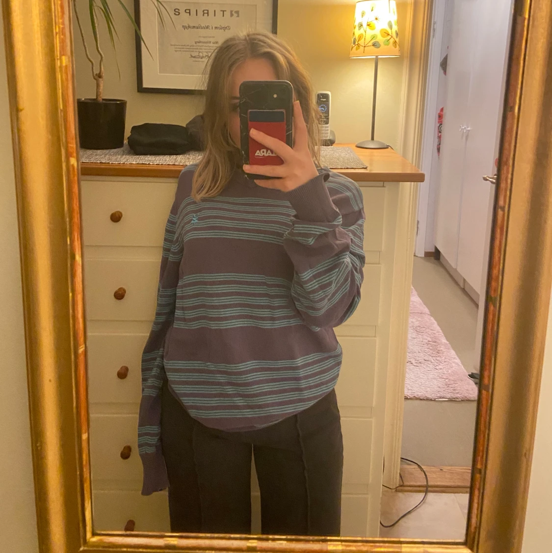 Tunnt stickad tröja randig 