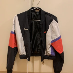 Ellesse jacka  - Bra skick, köparen står för frakt 