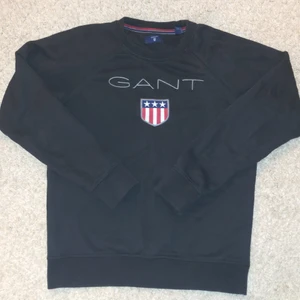 Gant collegetröja stl 146-152 - En tröja jag har växt ur. Skulle påstå att den är unisex i stl 146-152
