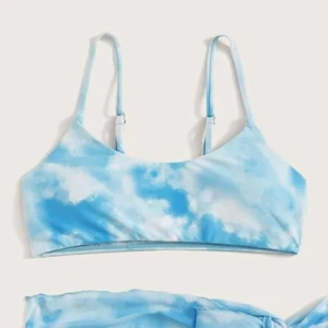 Bikiniöverdel SHEIN - Aldrig använd bikiniöverdel. Liten i storleken, upplevs som en S