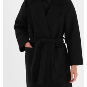 Kappa  - Helt ny jättefin kappa som var fel storlek för mig. Nypris: 1200