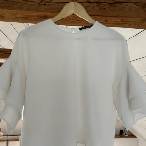 Blus från Zara - Använd fåtal gånger.