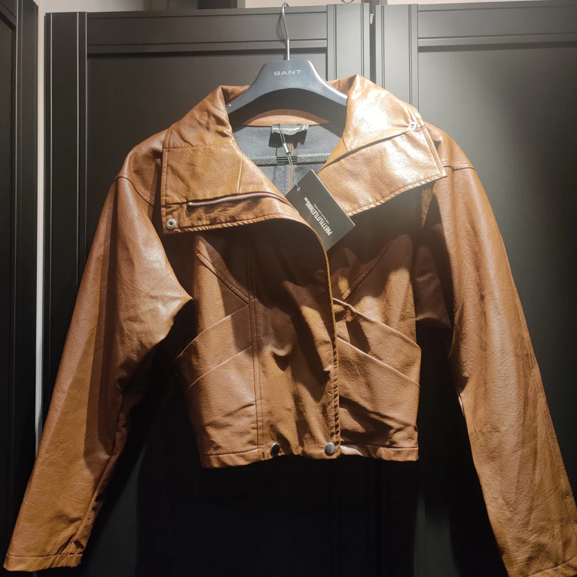 Croppad jacka Prettylittlething