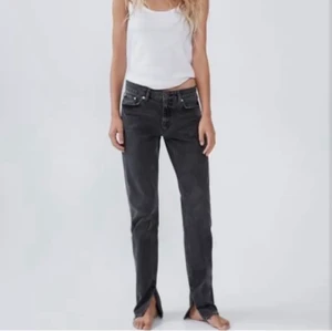 Zara jeans - Jätte fina jeans från Zara💕 Helt slutsålda på hemsidan❤️