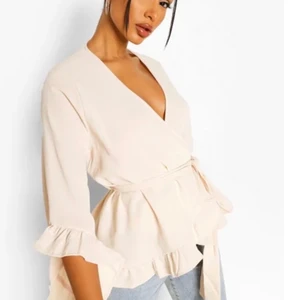 Oanvänd Blus - Oanvänd blus från bohoo