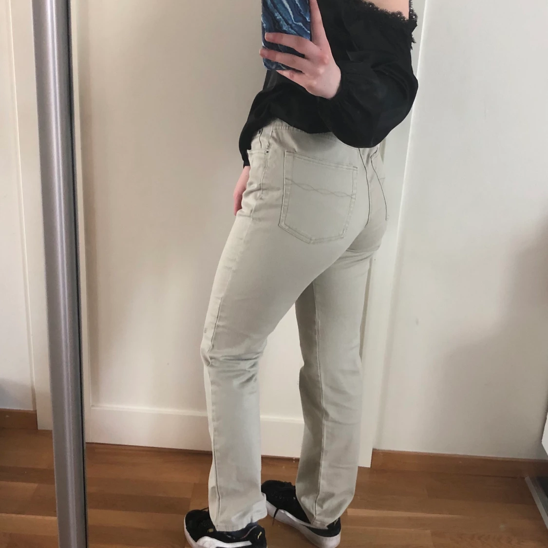 Beige/grå jeans i bra kvalite