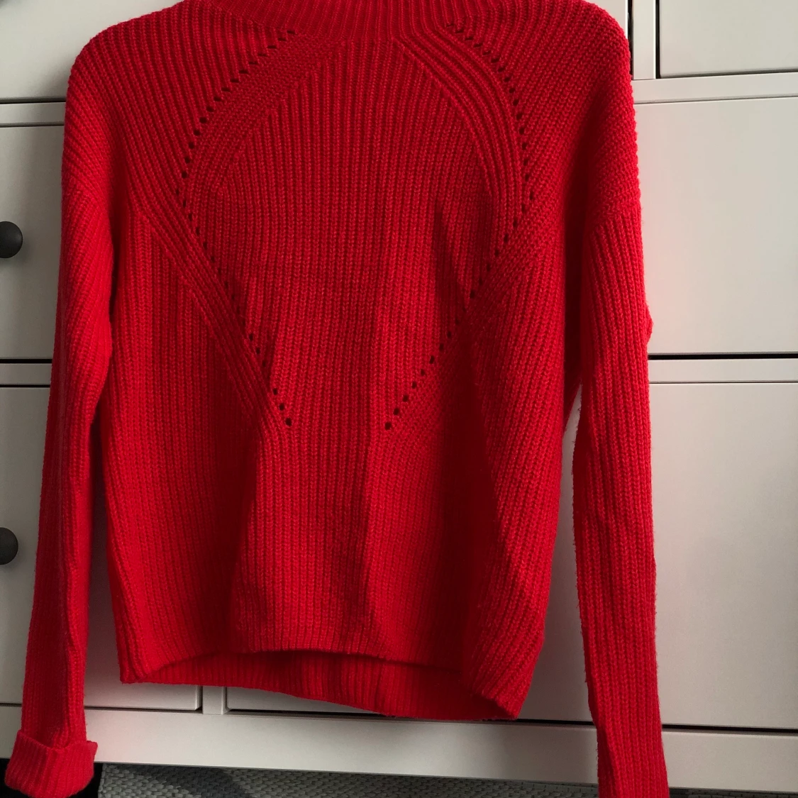 Röd stickad halv polo från gekås stolek M - 90