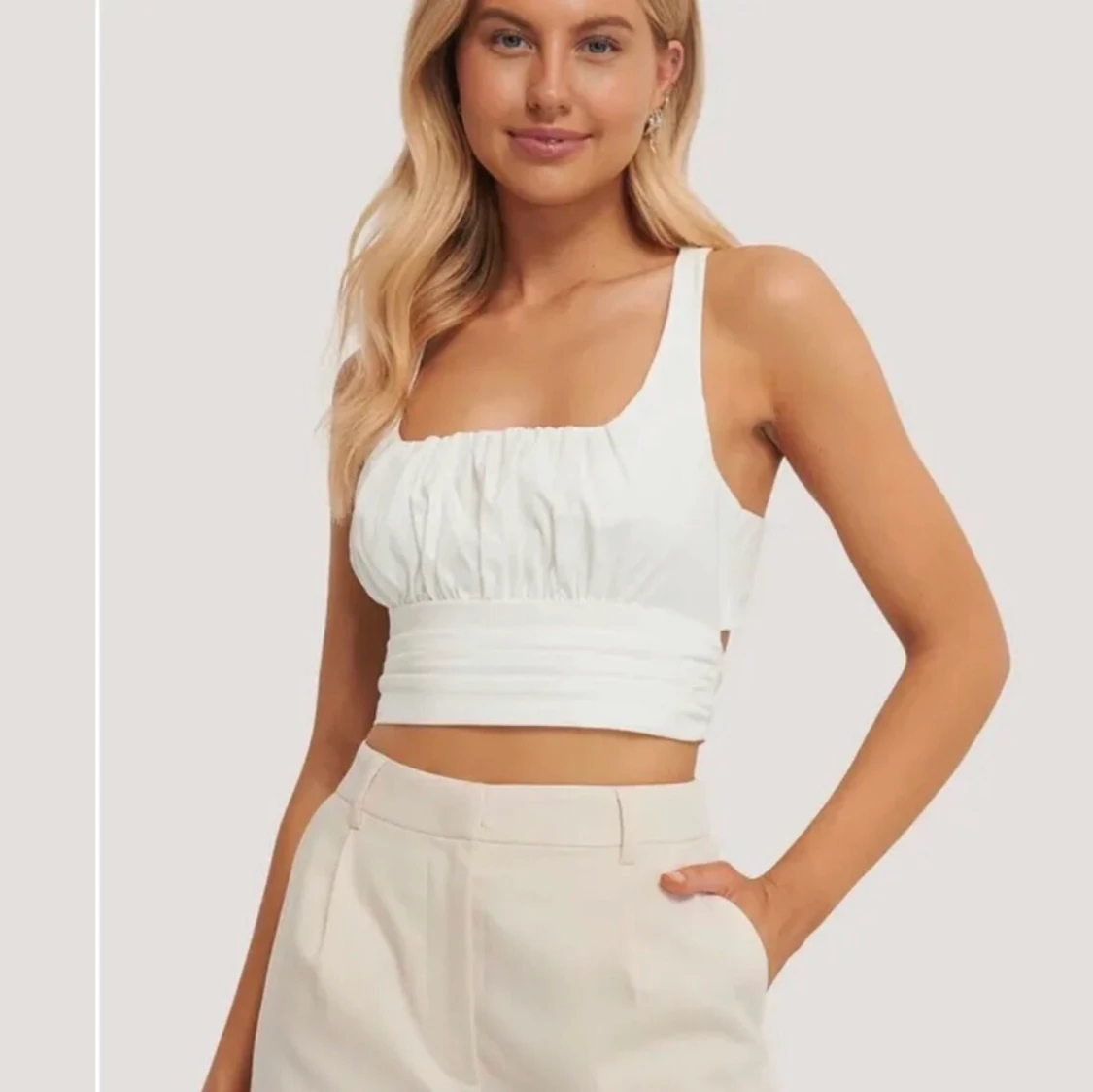 Topp med öppen rygg - 90