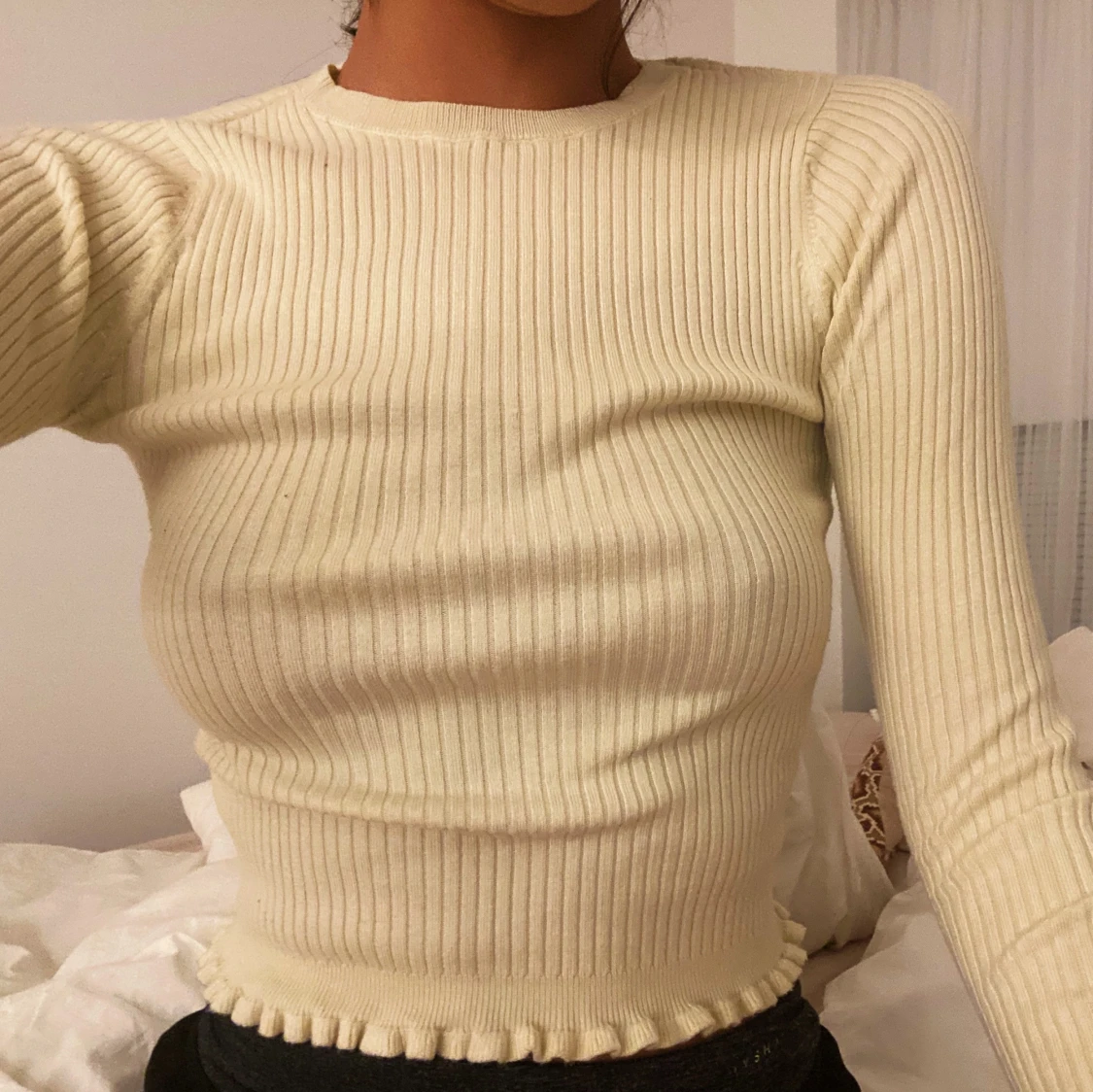 gul supersöt tröja