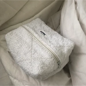 Vit necessär  - Handsydd necessär🤍🤍🤍kan sy flera 