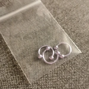 Fejk septum piercing  - Fejk septum piercing, 10krst eller alla för 20kr. Frakt på 12kr tillkommer. 