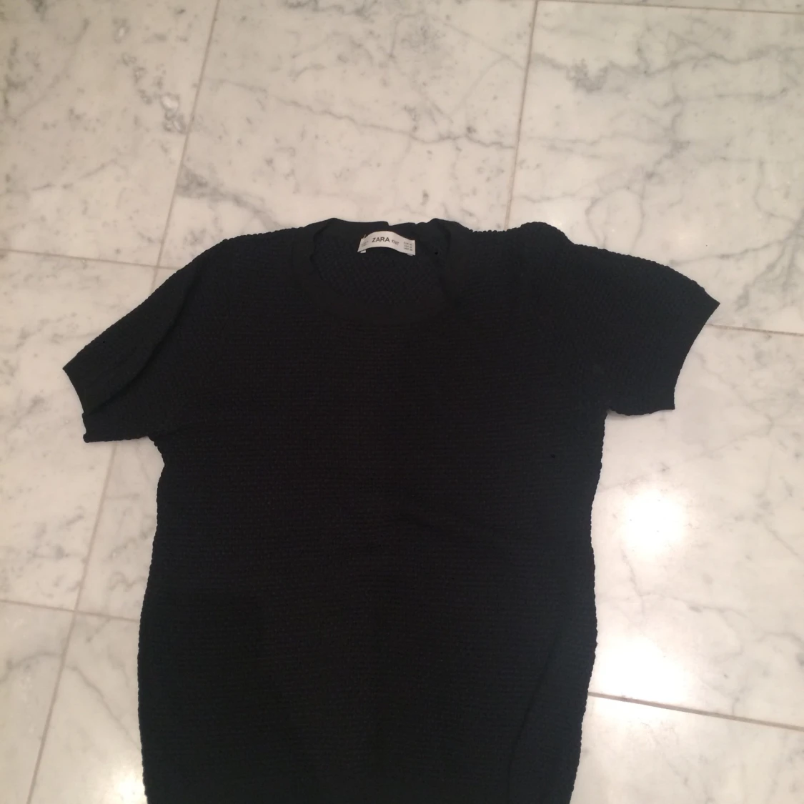 Finstickad t-shirt - 90