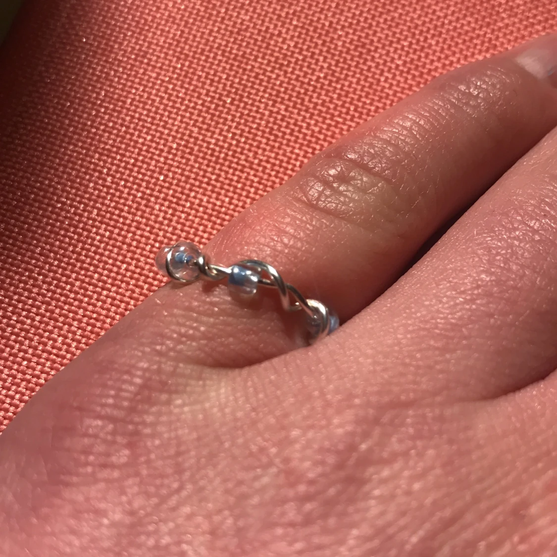 Ring med blåa pärlor - 90