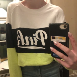 Pink tröja - Superfin pink tröja! Använd ett fåtal gånger. Står inget storlek men skulle säga s men passar även xs och m